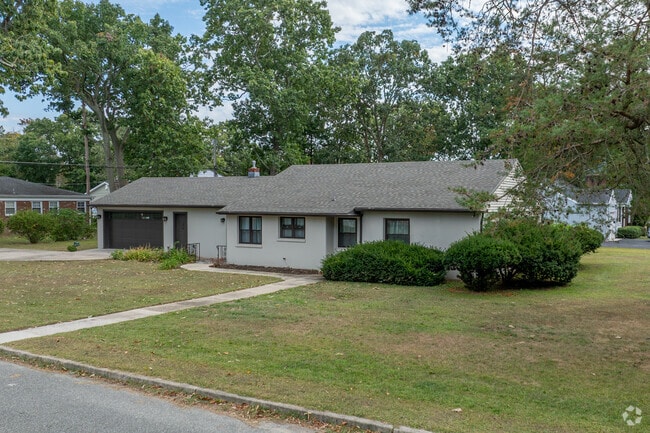 You can find many Ranch homes in Lawrence Township.