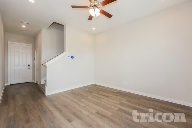 302 Lincoln Cir, Saginaw, TX 76179 - photo 3