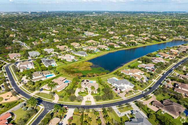A significant number of houses in Oak Hill Village are situated along the waterfront.