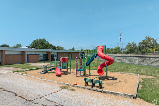 Douglas Elementary is part of the Belleville School District No. 118.