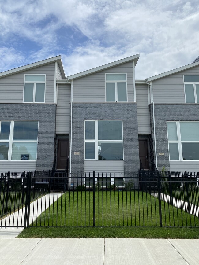 1505 W Fuller St, Chicago, IL 60608