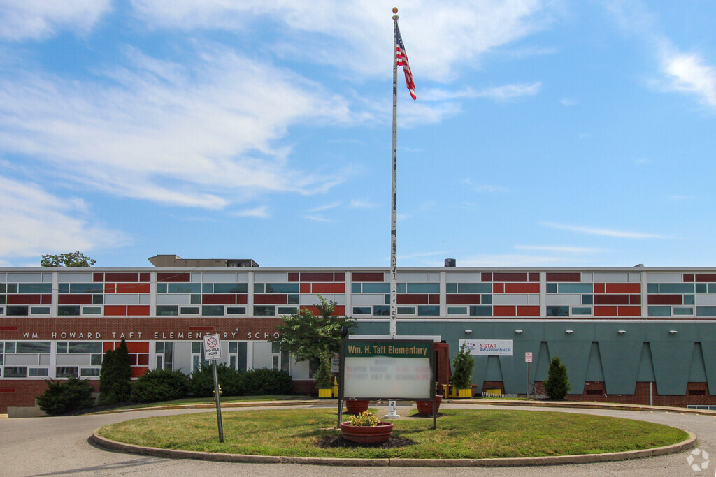 William H Taft Elementary School provides education in the neighborhood of Mount Auburn.