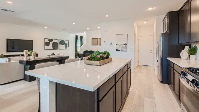 8335 Caldera Hills Ave, Las Vegas, NV 89147 - photo 4