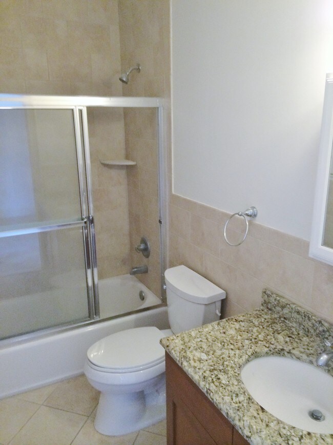 2450 Lemoine Ave unit A, Fort Lee, NJ 07024 - photo 4