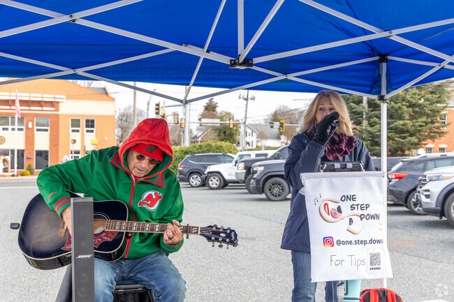 Pleasant Hills locals can enjoy festive music the Bel Air Holiday Market.