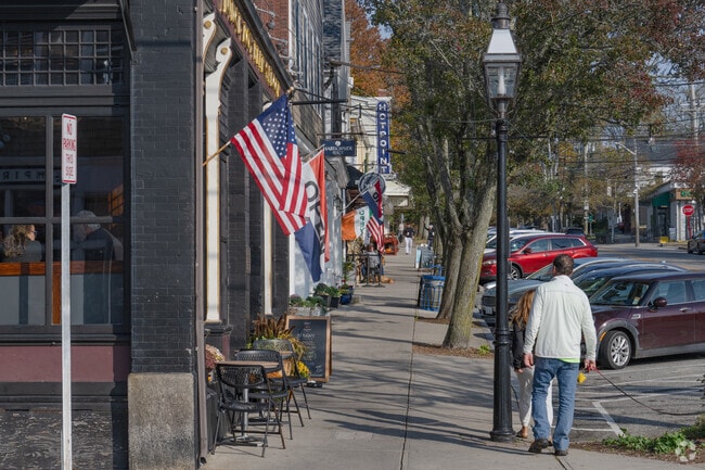 Shops and restaurants in downtown Bristol draw from the nearby Bristol Highlands neighborhood.