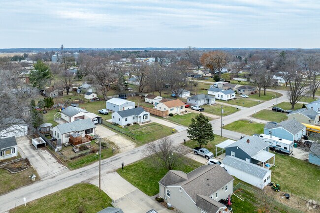 Washburn's homes tend to have generous yards.