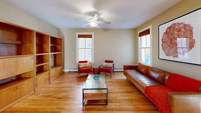 202 Laurel St, Hartford, CT 06105 - photo 2