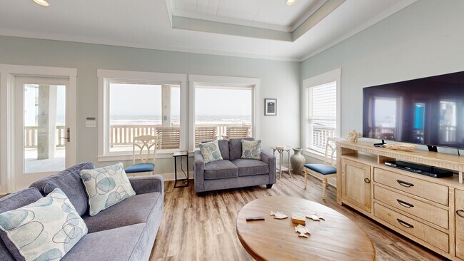 1317 Emerald Dr, Crystal Beach, TX 77650 - photo 2