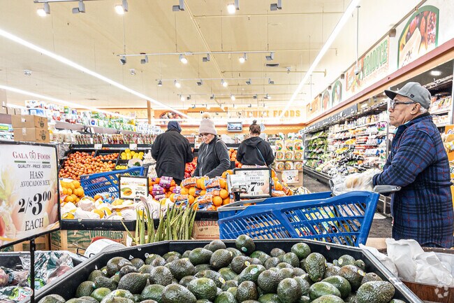 A common market in Roosevelt is Gala Market.