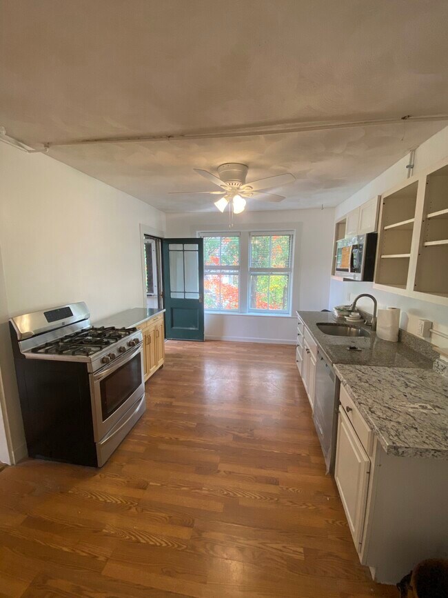 21 Fairfield St unit 6, Cambridge, MA 02140 - photo 4