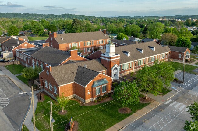 Abraham Lincoln Elementary receives an A-minus grade from Niche.