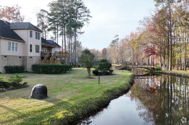 Blackhawk Trail’s homes highlight West Columbia’s blend of nature and comfort.