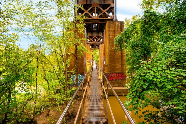 Walk alongside James Rivers Pipeline right outside of Shockoe Slip.