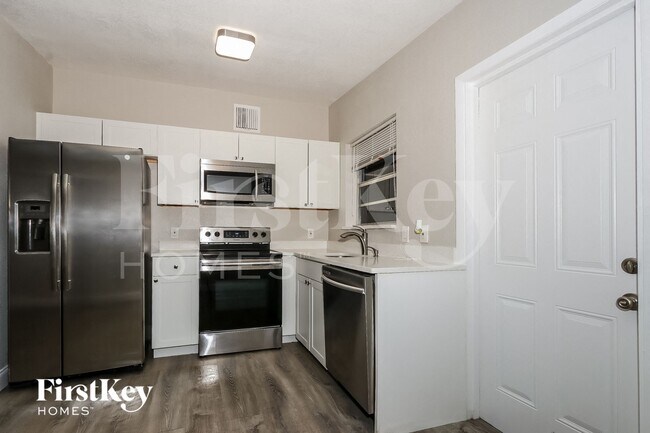 11574 Oleander Dr, Royal Palm Beach, FL 33411 - photo 6