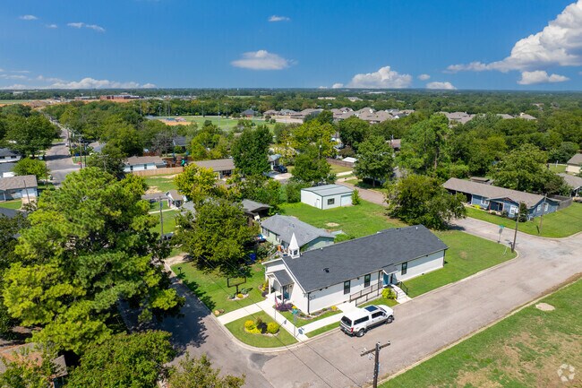 Community parks and churches are just a quick stroll away for many residents in Whitesboro.