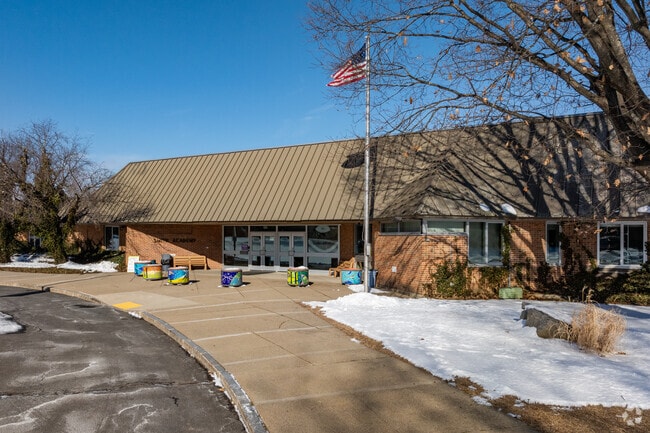 Smith Academy receives an overall grade of B from Niche.