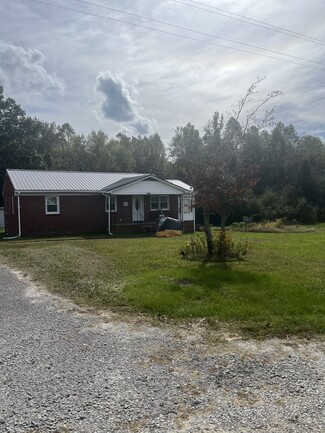 2769 Sussex Dr, Emporia, VA 23847