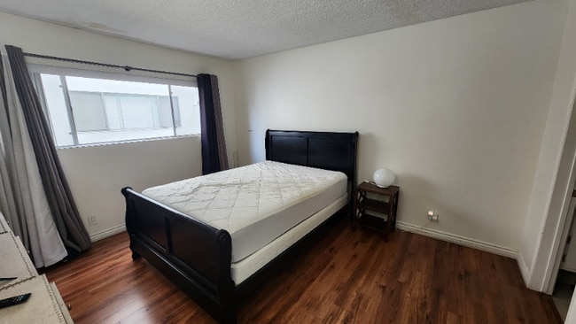 Burton Almont, Los Angeles, CA 90048 - photo 3