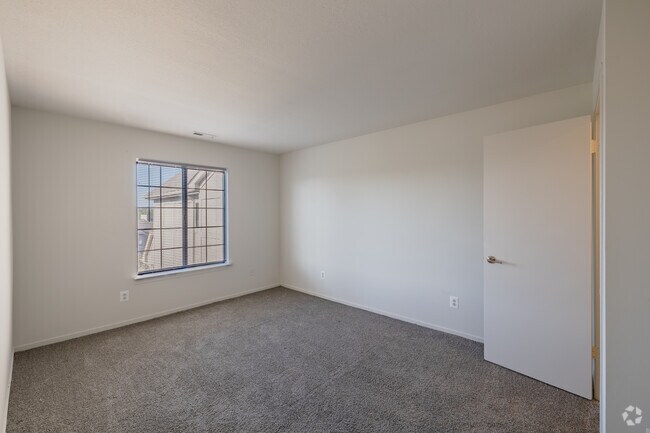 2BR, 2BA - 1,020SF - Primary Bedroom