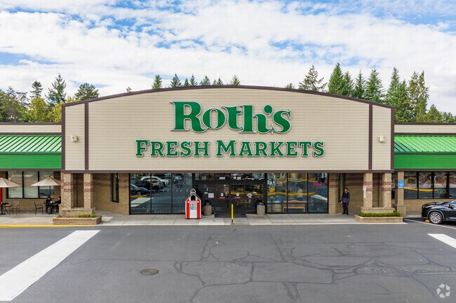 Roth's is where locals meet for coffee and doughnuts in the Faye Wright neighborhood.