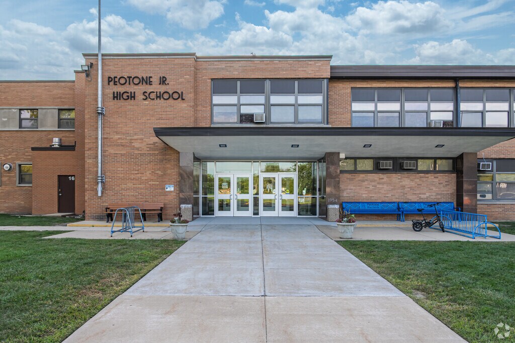 Peotone Junior High School has 298 students and serves grades 6 through 8.