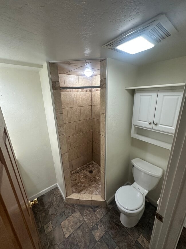 1131 Miles Ave unit 1131 1/2 Miles, Billings, MT 59102 - photo 3