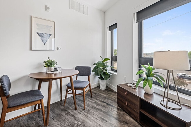 Brio Building, Oshkosh, WI 54901 - photo 4