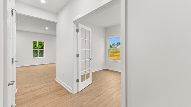 8762 Foxglove Ln, Cleves, OH 45002 - photo 2