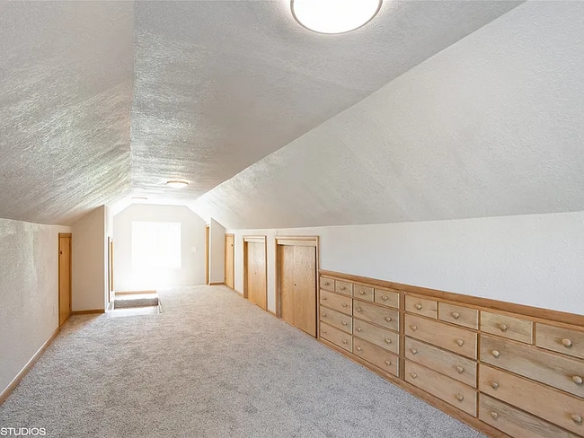 3215 E 8th St, Des Moines, IA 50316 - photo 7