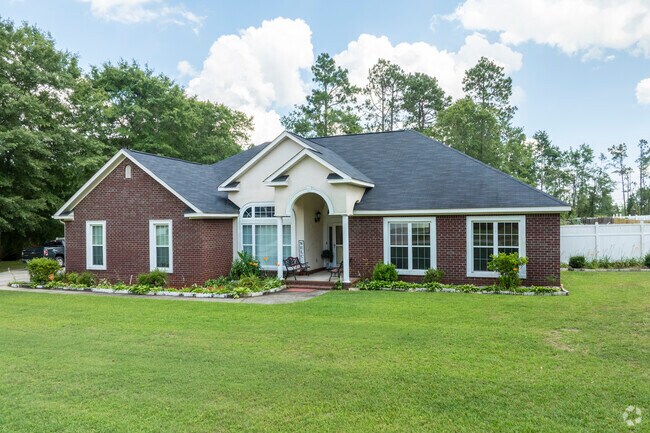 The Arcadia subdivision within Hancock Mill comprises upscale homes built during the early 2000s on spacious lots.