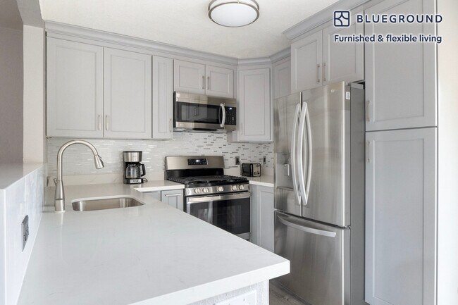 906 Burbank Dr unit FL2-ID1486, Santa Clara, CA 95051 - photo 7