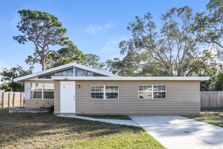 2360 Novus St, Sarasota, FL 34237