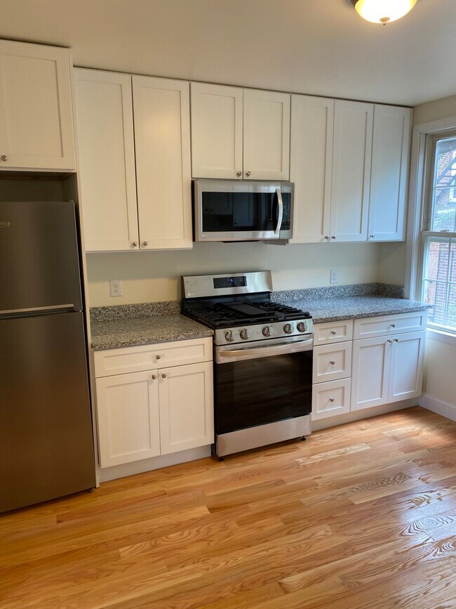 25 Saint Stephen St unit 10, Boston, MA 02115 - photo 6
