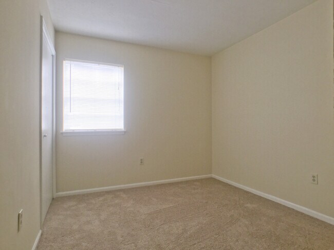 301 E Second St, Springfield, GA 31329 - photo 6