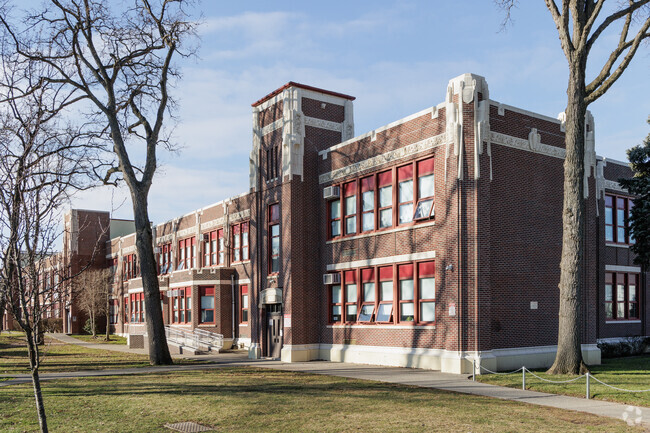 28% of students at School #6/Middle School in 
Cliffside Park, NJ are proficient in math.
