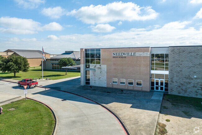 Damon teens attend Needville High School through district partnership.
