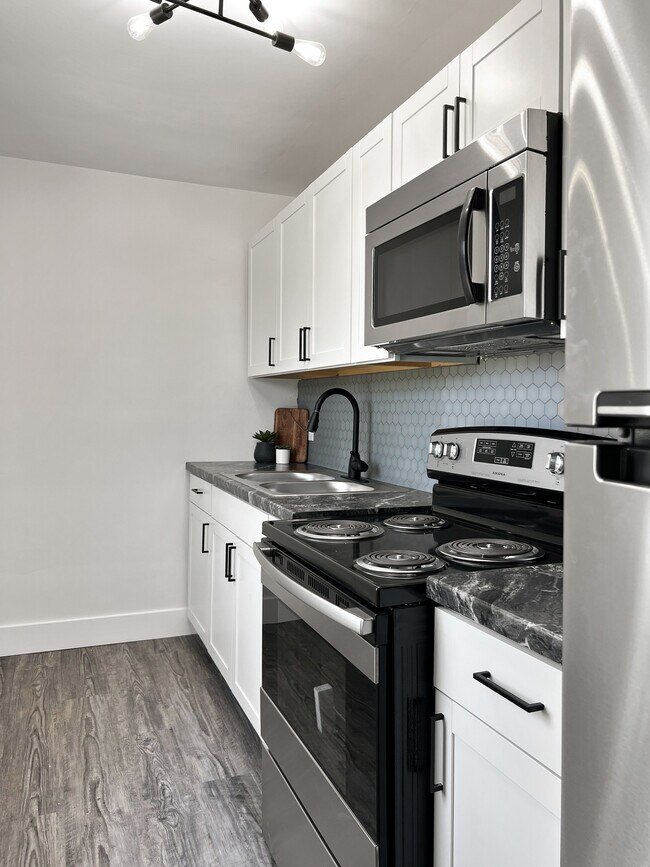 The Riv on the Greenway!, Fort Wayne, IN 46805 - photo 4