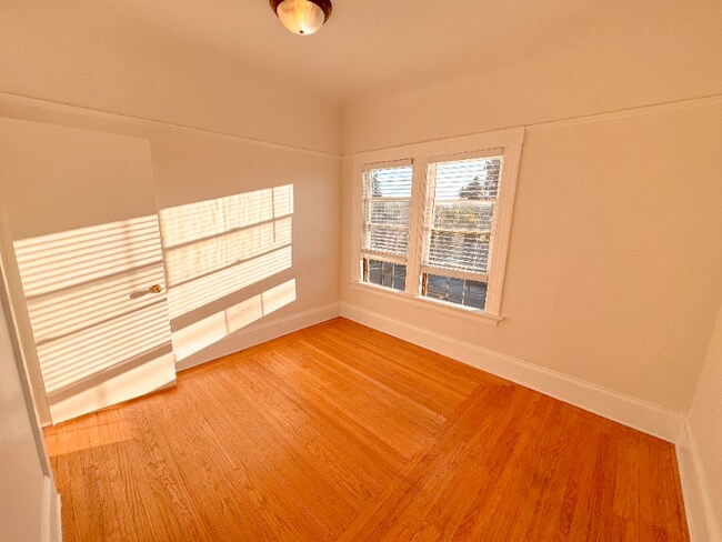 1539 Encinal Ave unit 9, Alameda, CA 94501 - photo 5
