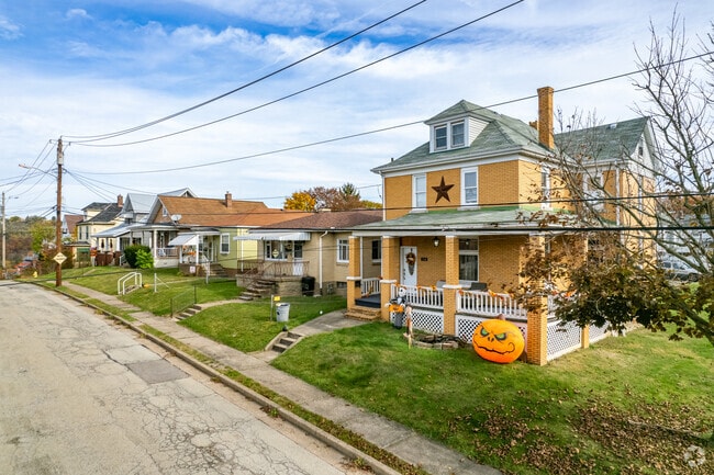 Large homes sit next to small homes on the streets of Monessen.
