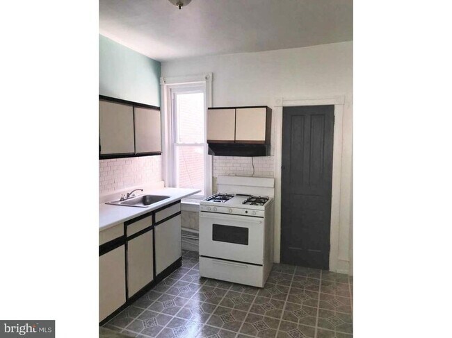 1318 N 57th St unit 2, Philadelphia, PA 19131 - photo 5