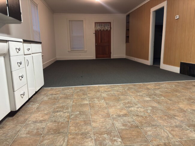 47 Elkins St, Franklin, NH 03235 - photo 4