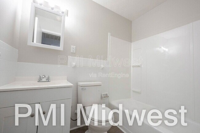 323 E 8th St unit B, Marion, IN 46953 - photo 7