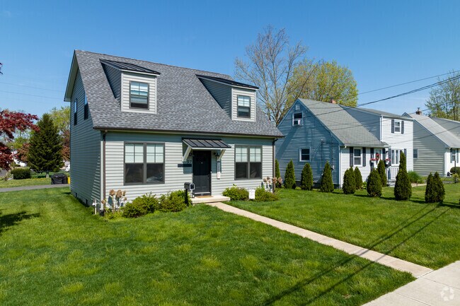 Many Cape Cod-style homes can be found throughout Yardville.