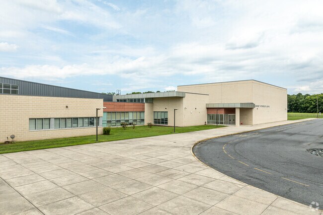 Somerset Intermediate School396 students in grades 6-7 with a student-teacher ratio of 11 to 1.