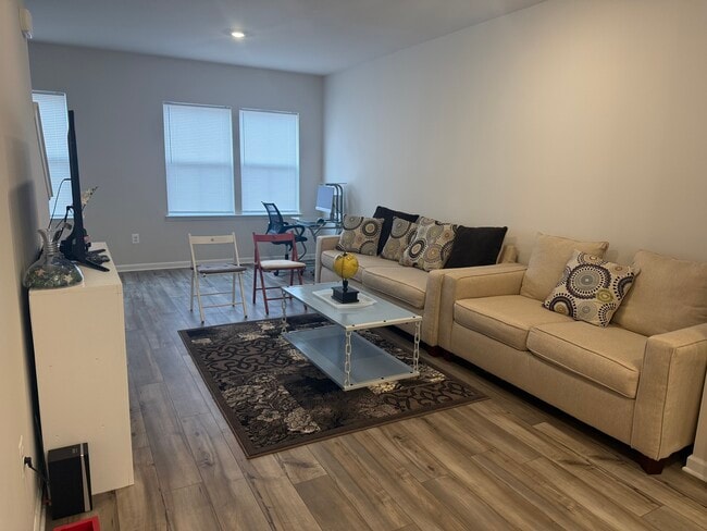 94 Rolling Branch Dr, Ranson, WV 25438 - photo 3