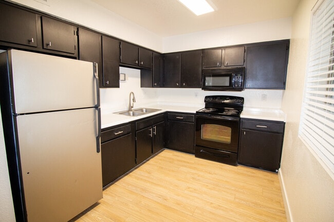 The Manhattan, Mesa, AZ 85203 - photo 3