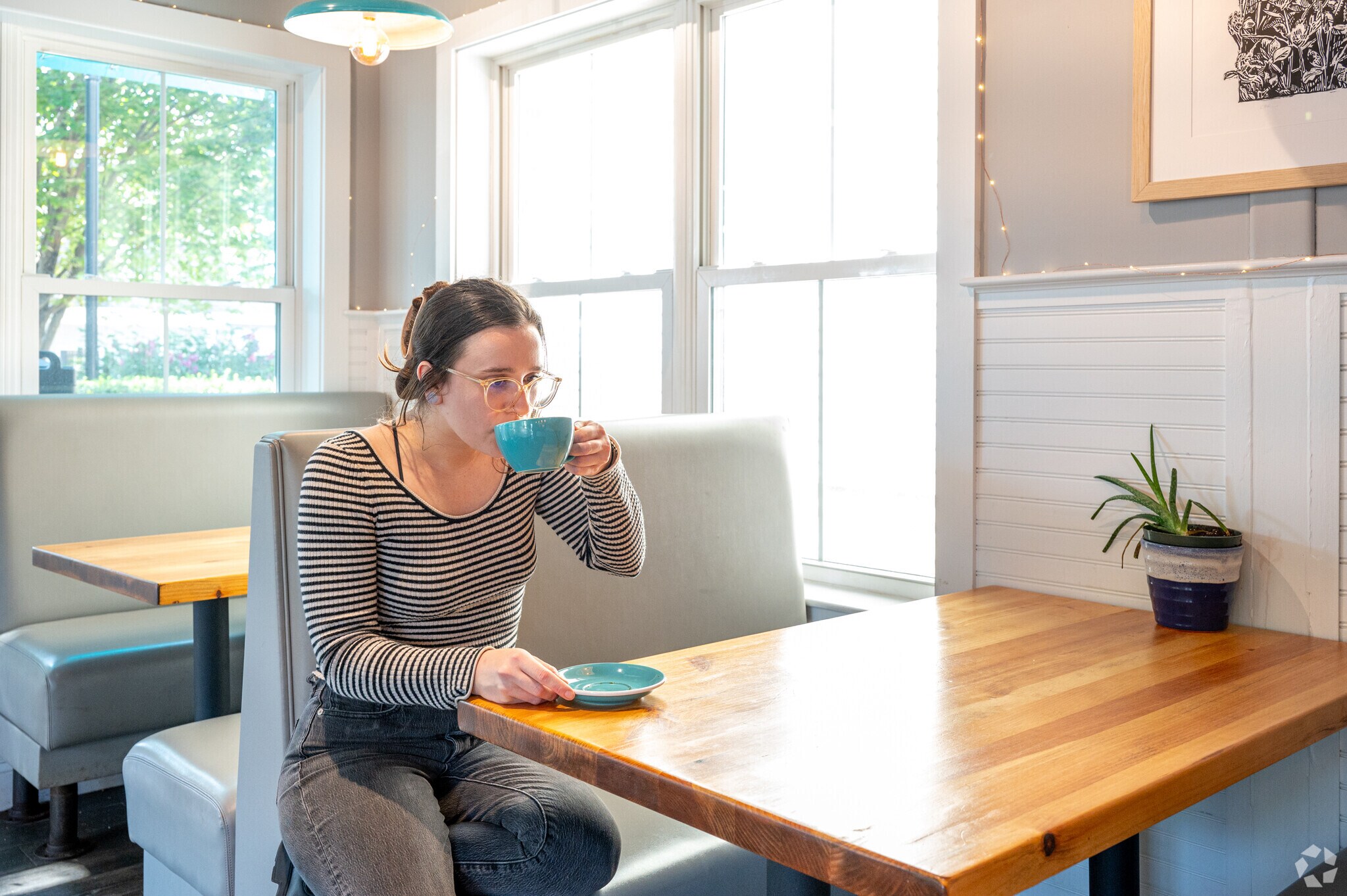 Scuttlebutt Padanaram is the perfect place grab a coffee in Dartmouth Community Park.