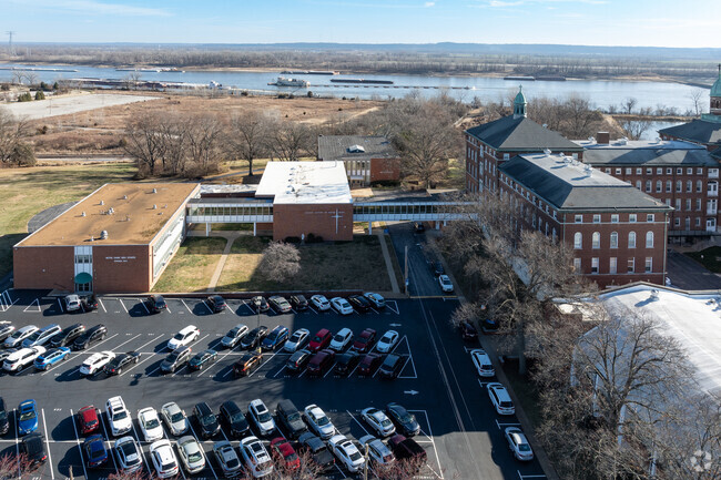 Notre Dame High School in St. Louis provides a comprehensive and challenging education.