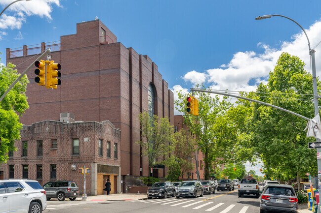 Students are the highest priority at Gerer Mesivta Bais Yisroel.